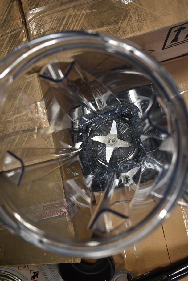 BRAND NEW SCRATCH AND DENT! 2023 Vita-Mix VM0100 Metal Commercial Countertop Drink Blender w/ Pitcher. 120 Volts, 1 Phase. Tested and Working! - Image 5 of 5