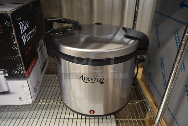 BRAND NEW SCRATCH AND DENT! 2022 Avantco 177RW92 Stainless Steel Commercial Countertop Rice Cooker. 120 Volts, 1 Phase. Tested and Working! - Image 1 of 7