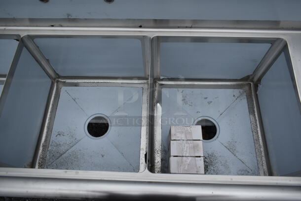 BRAND NEW SCRATCH AND DENT! Steelton 522CS31818LR Stainless Steel Commercial 3 Bay Sink w/ Dual Drain Boards.  - Image 3 of 6