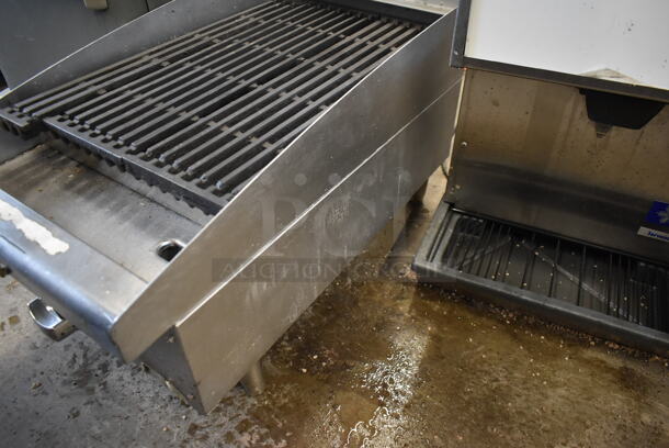 Stainless Steel Commercial Countertop Natural Gas Powered Charbroiler Grill. - Image 4 of 6