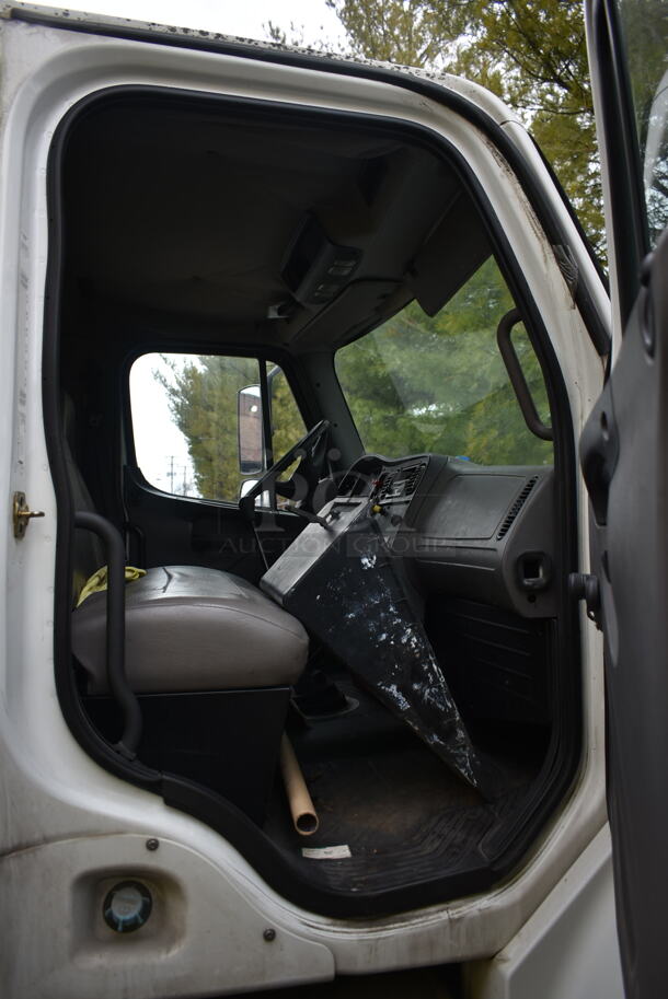 2005 Freightliner M2106 26' Forklift Rated Box Truck. VIN 1FVACXDC35HU97289. Odometer Reads 259,905. GVWR 33,000 Pounds. Vehicle Runs and Drives! Air Tanks are Holding Pressure. Clutch, Transmission, Air Brakes, Lights and Air Conditioning Are Working! Vehicle Runs and Drives! Title In Hand! See Lot 2 For Additional Pictures. - Image 11 of 12