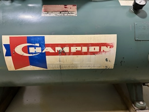 Champion HR7-12 Metal Commercial Floor Style 7.5 HP 120gal Horizontal Tank Simplex Air Compressor. BUYER MUST REMOVE. - Image 5 of 9
