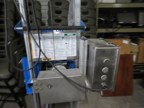 One Genie Lift Material Lift.  - Image 3 of 4