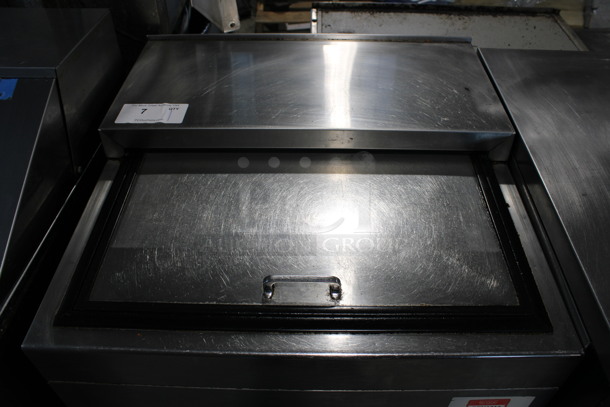 Glastender Model MF24-SF2 Stainless Steel Commercial Back Bar Glass Chiller Cooler w/ Sliding Lid on Commercial Casters. 115 Volts, 1 Phase. 24x24x38. Tested and Working! - Image 2 of 7