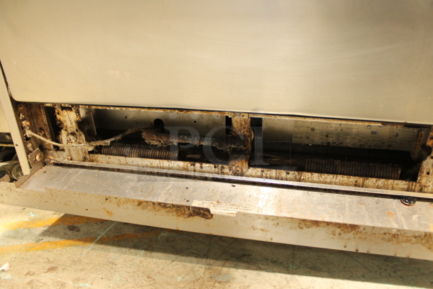 Garland X60-6R24RR Stainless Steel Commercial Natural Gas Powered 6 Burner Range w/ Right Side Flat Top Griddle, 2 Ovens, Back Splash and Over Shelf. - Image 9 of 10