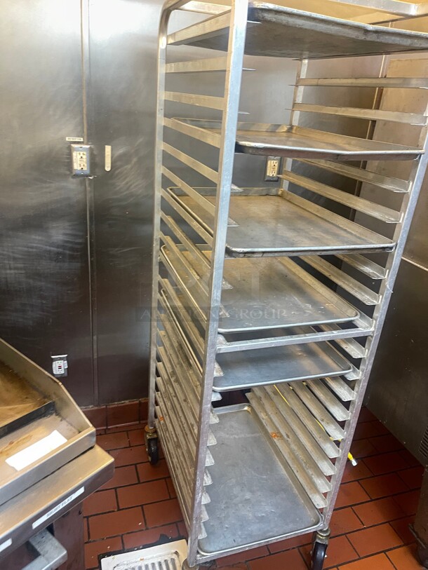 Clean! Winholt ADE1820B/KDA 20 Pan End Load Aluminum Bun / Commercial Sheet Pan Rack NSF  - Image 6 of 6