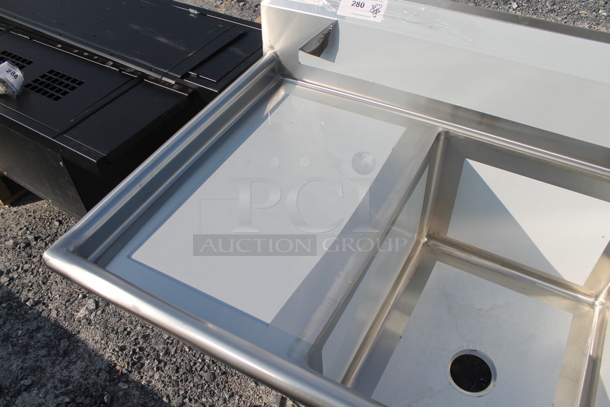 BRAND NEW SCRATCH AND DENT! Regency 600S31824218 Stainless Steel Commercial 3 Bay Sink w/ Dual Drain Boards. Bays 18x24. Drain Boards 16.5x25.5 - Image 5 of 8