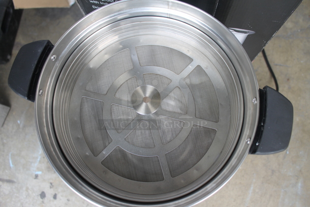 BRAND NEW IN BOX! Avantco 177CU100ETL Stainless Steel Commercial Countertop Coffee Urn. 120 Volts, 1 Phase. - Image 4 of 5