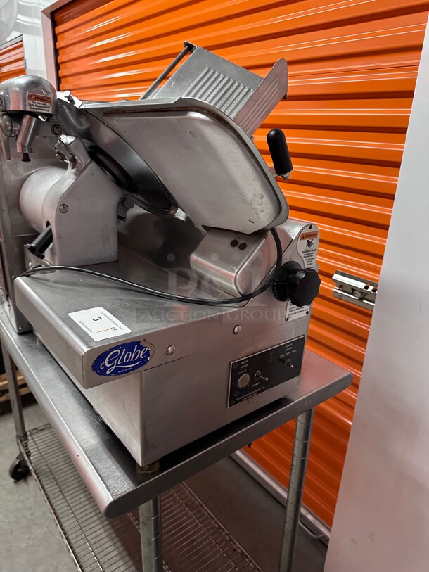 Working! Globe 2 Speed Automatic Commercial Meat Slicer model 2750 w/Sharpener Heavy Duty 115 Volt NSF Tested and Working! - Image 2 of 8