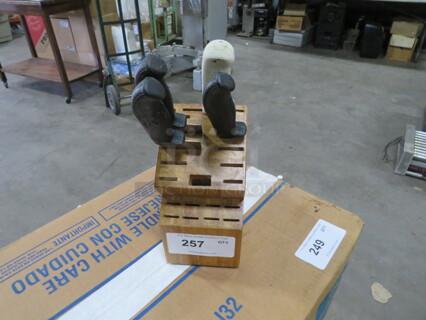 One Knife Block With 4 Knives.