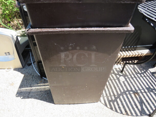 One Slim Jim Trash Can With Lid. - Image 1 of 1