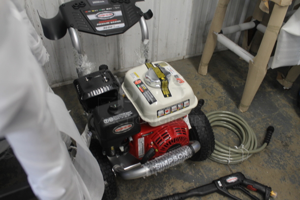 BRAND NEW SCRATCH AND DENT! Simpson ALH3425-S 60689 Aluminum Series Pressure Washer with Honda Engine and 35' Hose. 3600 PSI; 2.5 GPM. - Image 2 of 12