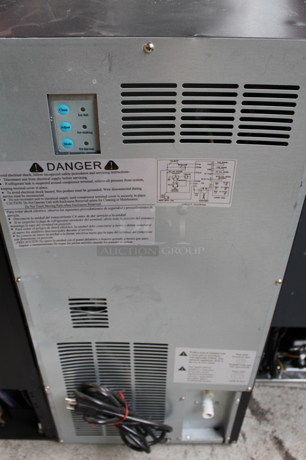 BRAND NEW SCRATCH AND DENT! Whynter UIM-501SS Stainless Steel Built-In Clear 50lb 15" Ice Maker. 115 Volts, 1 Phase. Tested and Working!
 - Image 5 of 5