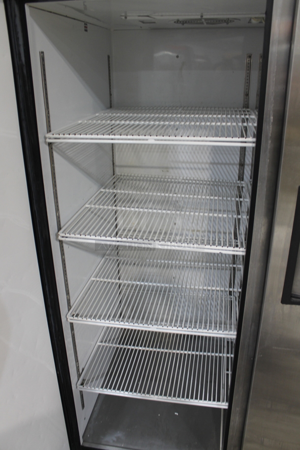 True TG2R-2S Stainless Steel Commercial 2 Door Reach In Cooler w/ Poly Coated Racks on Commercial Casters. 115 Volts, 1 Phase. Tested and Working! - Image 4 of 7