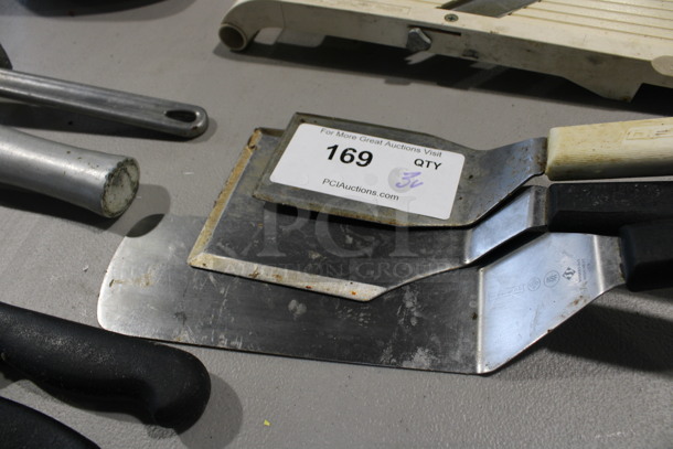3 Various Metal Spatulas. Includes 15x3. 3 Times Your Bid! - Image 2 of 2