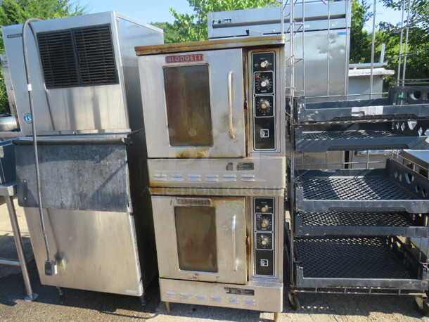 One WORKING Blodgett Double Stack Half Size Natural Gas Convection Oven With 10 Racks. Model# DFG-50. 30X28X64 - Image 1 of 3