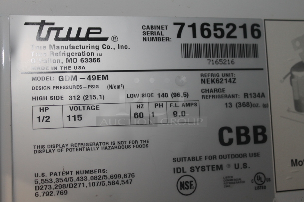 2012 True GDM-49EM Metal Commercial 2 Door Reach In Cooler Merchandiser w/ Poly Coated Racks. 115 Volts, 1 Phase. Tested and Powers On But Does Not Get Cold - Image 6 of 6