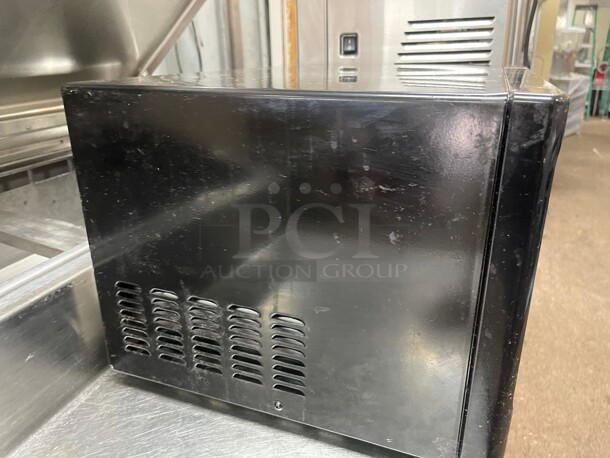 working! Hamilton Beach 1.1 Cu. Ft. Black Digital Microwave Oven 110 Volt Tesed and Working - Image 7 of 9