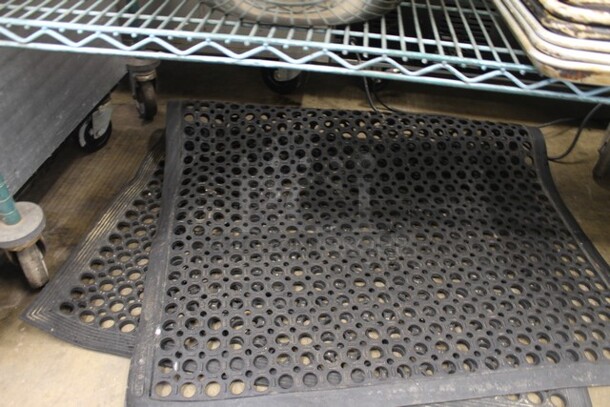 ALL ONE MONEY! Metro Lot of Various Items Including Silverware Bin, Metal Baking Pans and Floor Mat. Does Not Come w/ Shelving Unit. - Image 10 of 10