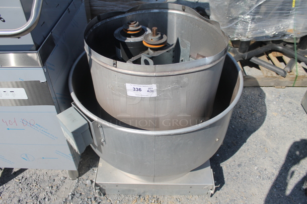 Metal Commercial Rooftop Mushroom Exhaust Fan. - Image 1 of 6