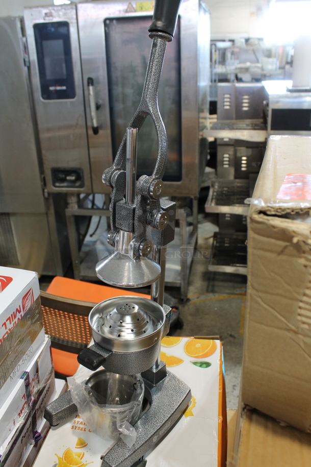 2 BRAND NEW IN BOX! Eurolux ELJ5002G Heavy Duty Cast Iron Juicer. 2 Times Your Bid! - Image 3 of 7