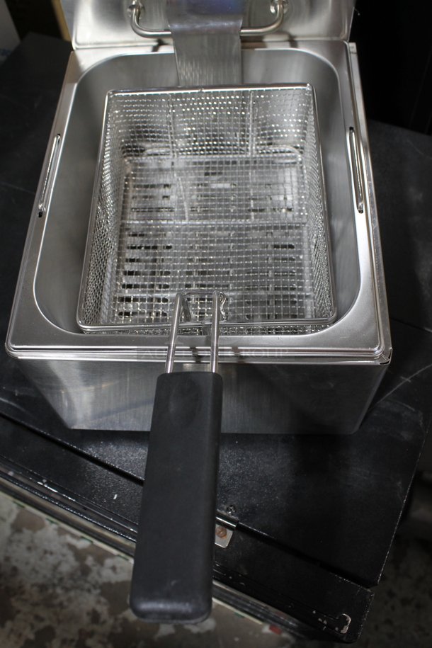 BRAND NEW SCRATCH AND DENT! 2023 Hoocoo FRY-10L Stainless Steel Commercial Countertop Electric Powered Fryer w/ Lid and Fry Basket. 120 Volts, 1 Phase. - Image 4 of 7