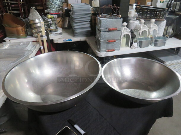 Assorted Size Stainless Steel Mixing Bowl. 2XBID - Image 1 of 1