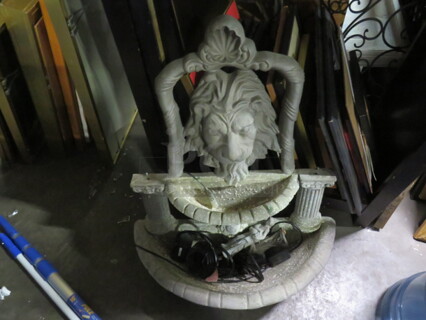 One Lion Head Water Fountain.