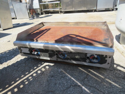One Star Natural Gas Griddle. 36X26X13