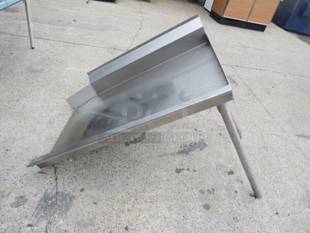 One Stainless Steel Clean Side Dish Table. 42X28X43