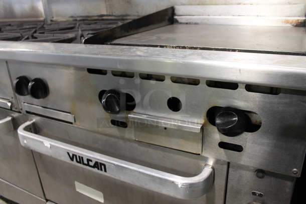 LATE MODEL! Vulcan 60SC-6B24GN Stainless Steel Commercial Natural Gas Powered 6 Burner Range w/ Right Side Flat Top Griddle, Convection Oven, Oven, Over Shelf and Back Splash. - Image 7 of 12