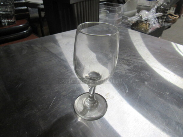 Stem Wine Glass. 9XBID