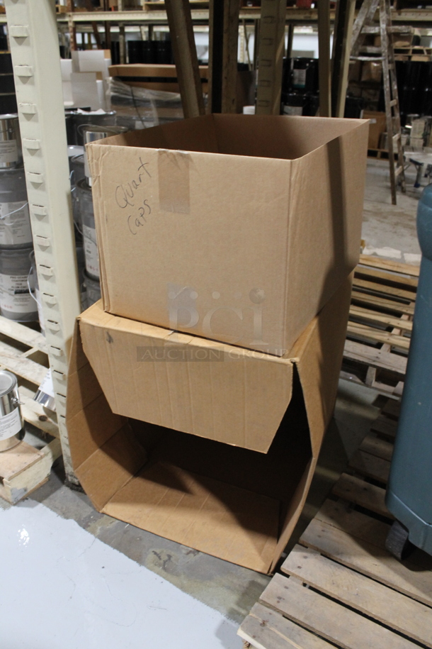 ALL ONE MONEY! TWO PALLET LOT of Various Items Including Poly Trash Can and Cardboard Boxes. BUYER MUST REMOVE. - Image 6 of 8