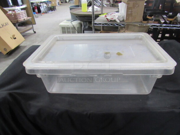 One Cambro 3 Gallon Food Storage Container With Lid.