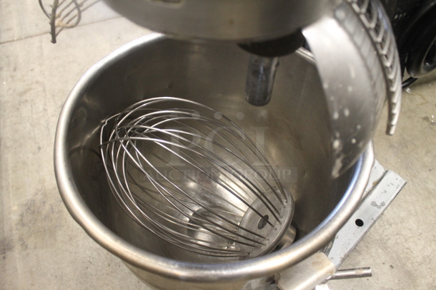 Avantco MX20 Metal Commercial Countertop 20 Quart Planetary Dough Mixer w/ Stainless Steel Mixing Bowl, Bowl Guard, Dough Hook, Paddle and Whisk Attachment. 120 Volts, 1 Phase. Tested and Working!  - Image 3 of 7
