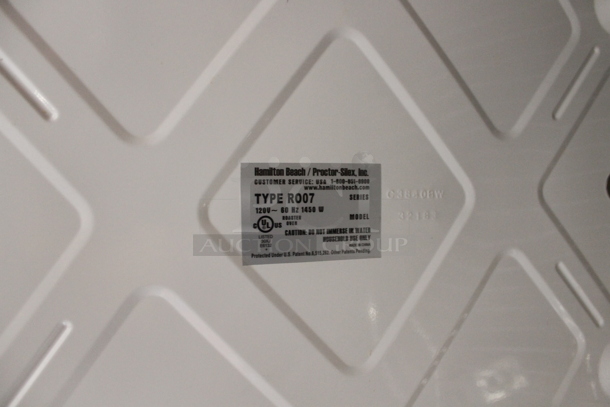 Hamilton Beach RO07 White and Black Metal Slow Cooker. 120 Volts, 1 Phase. - Image 6 of 6