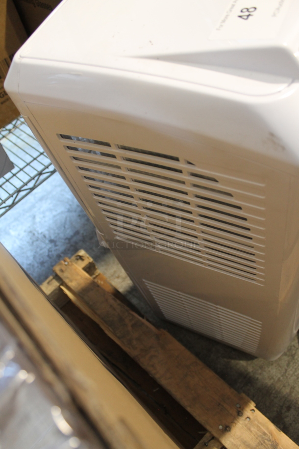 BRAND NEW SCRATCH AND DENT! Costway EP24618US Portable Air Conditioner on Casters. 115 Volts, 1 Phase. Tested and Working! - Image 5 of 7