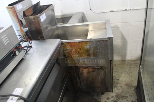 Dean Stainless Steel Commercial Floor Style Natural Gas Powered Deep Fat Fryer.  - Image 6 of 7