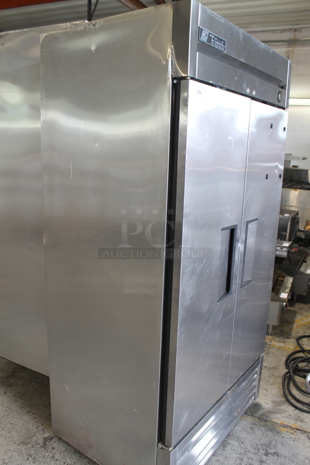 2015 True T-35 Stainless Steel Commercial 2 Door Reach In Cooler w/ Poly Coated Racks on Commercial Casters. Tested and Powers On But Does Not Get Cold
 - Image 2 of 7