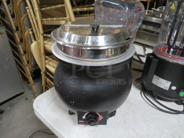 One APW WYOTT Soup Well With SS Pot And Hinged Lid.  - Image 1 of 3