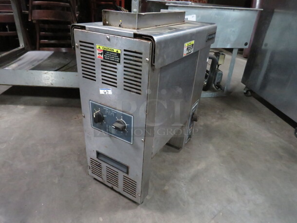 One Roundup Vertical Contact Toaster. Model# VCT-1000. 208 Volt. 2600 Watt. 20.5X11X25. $2566.24 - Image 1 of 3