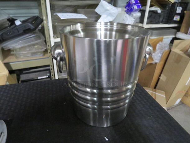 One NEW Vollrath Stainless Steel Double Wall Wine Bucket. #46616 - Image 1 of 1