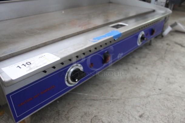 Globe PG36E Stainless Steel Commercial Countertop Electric Powered Flat Top Griddle. 208/240 Volts. - Image 4 of 5