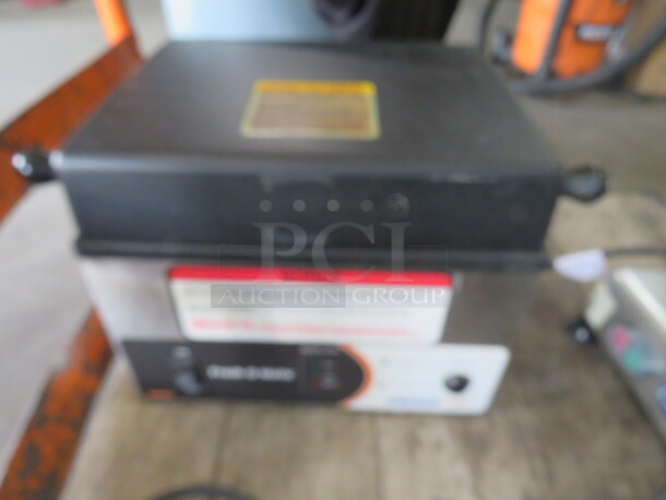 One Nemco Fresh O Matic Steamer. 120 Volt. Model# 6625B. Powers On. 14X12X12 - Image 1 of 2