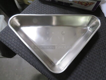 One NEW Vollrath Stainless Steel Triangular Serving Bowl. #47668