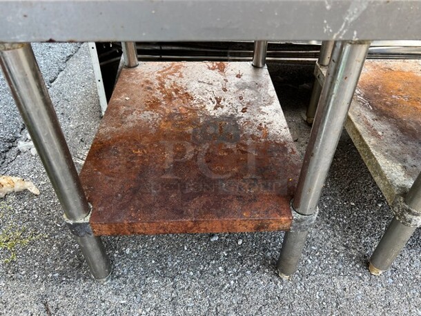 Stainless Steel Equipment Stand w/ Under Shelf. 24x30x25.5 - Image 4 of 4
