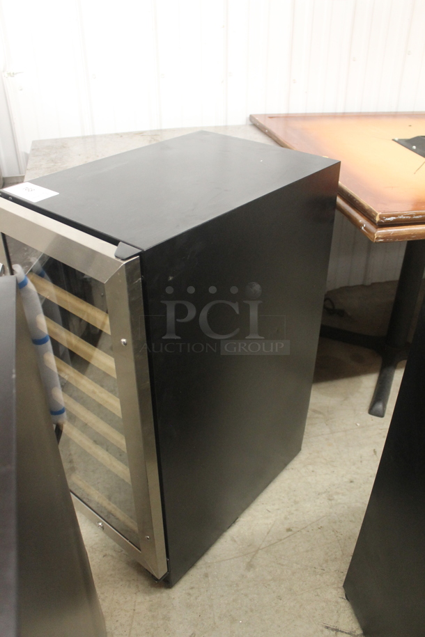 BRAND NEW SCRATCH AND DENT! Avanti WC3015S3S 30 Bottle Black Wine Chiller With Wood Accent Shelving. 115V. Tested And Working!  - Image 3 of 6