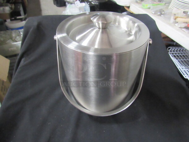 One NEW World Stainless Steel Insulated Ice Bucket With Dome Cover. #IB-100