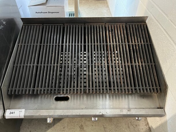 Toastmaster Stainless Steel Commercial Countertop Natural Gas Powered Charbroiler Grill. 36x26x19 - Image 3 of 5