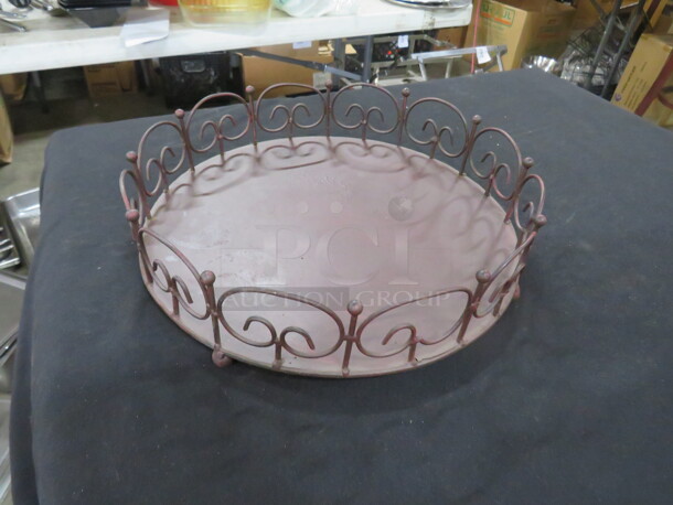 12 Inch Round Metal Holders. 5XBID - Image 1 of 1